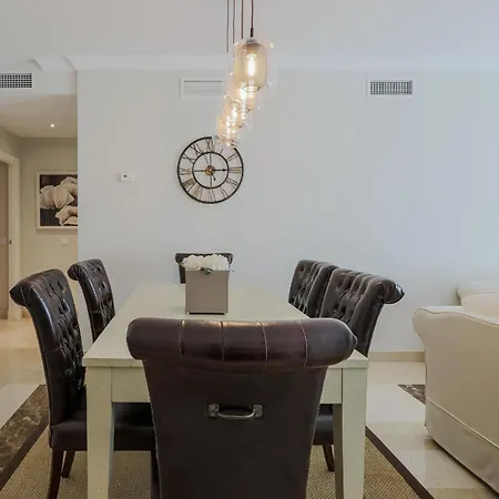 Апартаменти San Pedro Beachside *