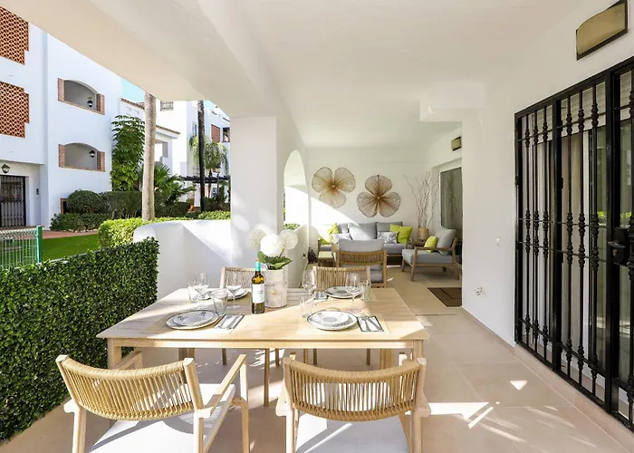 San Pedro Beachside Апартаменти *
