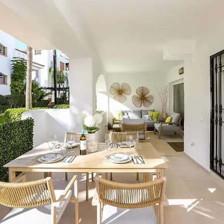 San Pedro Beachside Apartman *